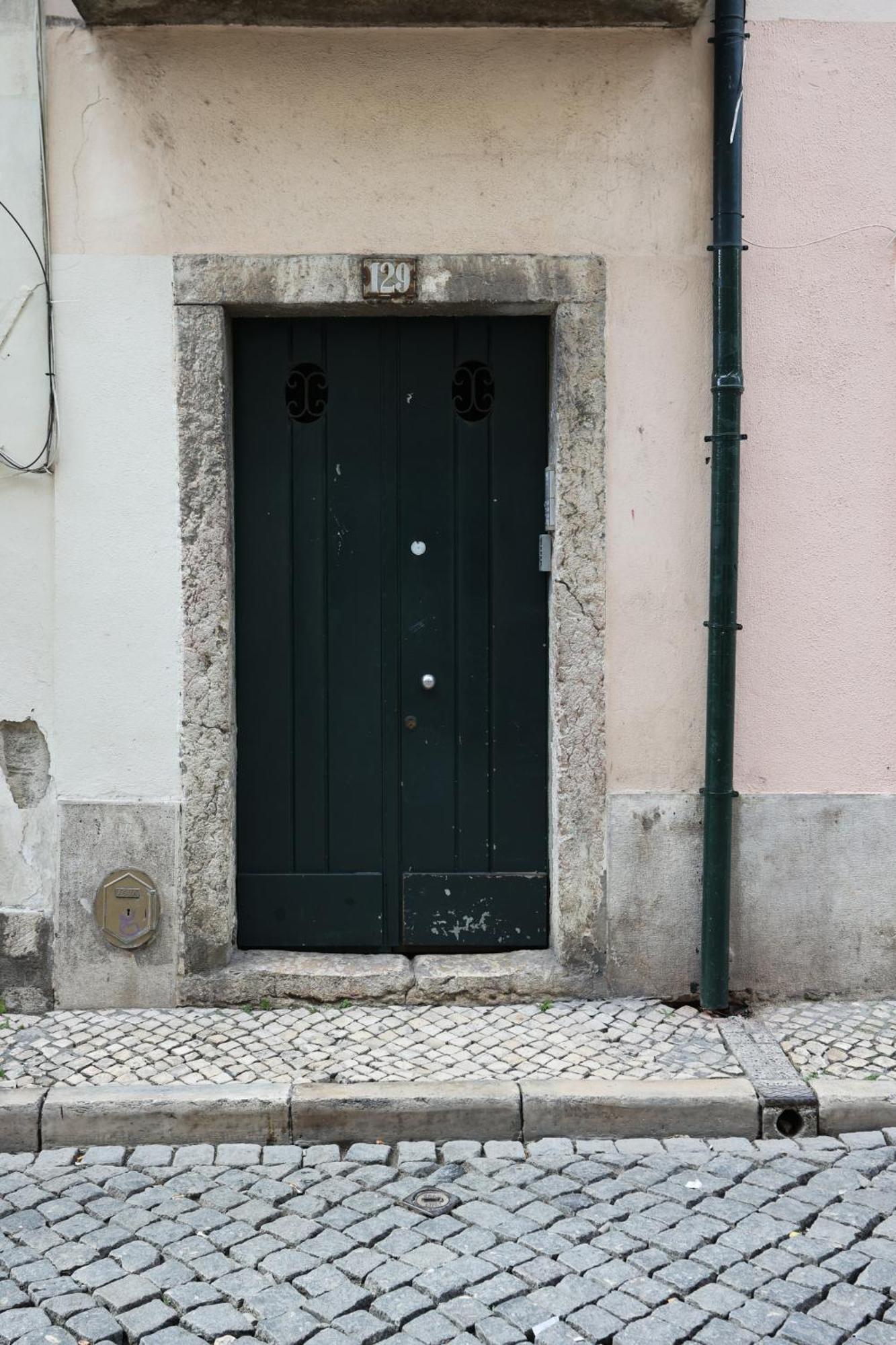 Apartment Cozy 3 Bedroom In Lively Bairro Alto *